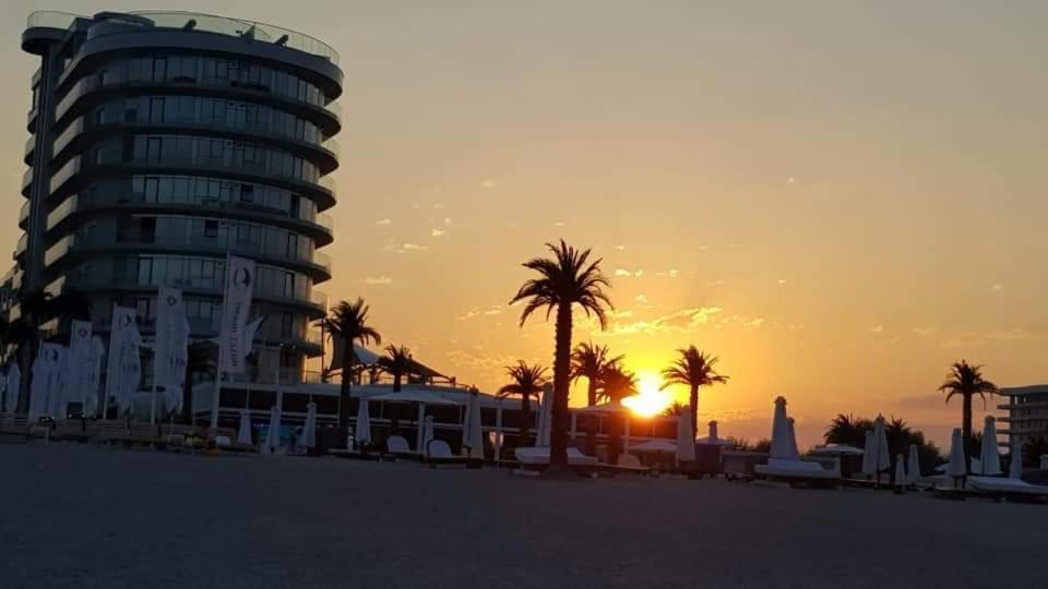 White Tower Mamaia Prestige Apartments Exterior photo