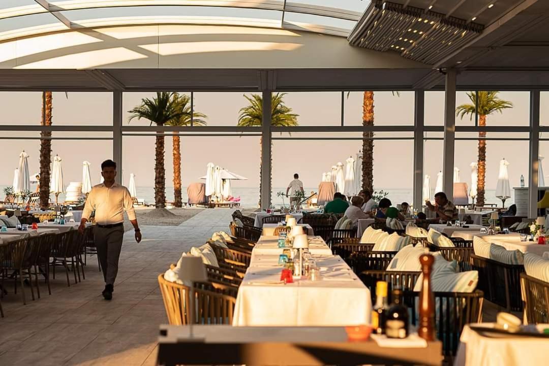 White Tower Mamaia Prestige Apartments Exterior photo
