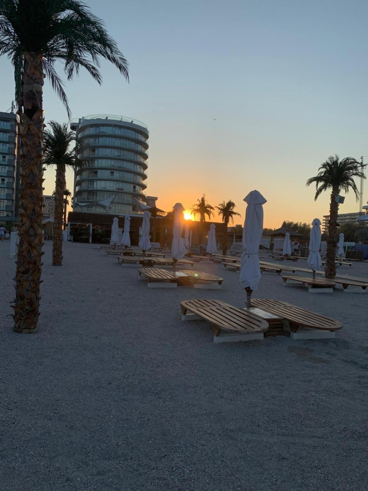 White Tower Mamaia Prestige Apartments Exterior photo